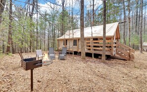 Property grounds - Unforgettable Georgia Glamping: Safari Tent Retreat in Suches (Suches)