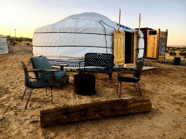 المنطقة المحيطة بالمنشأة