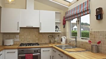 Cookware/dishes/utensils