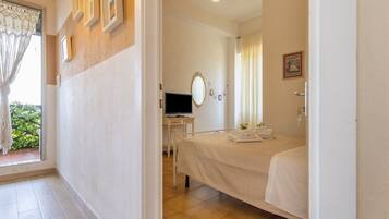 1 habitación, wifi y ropa de cama
