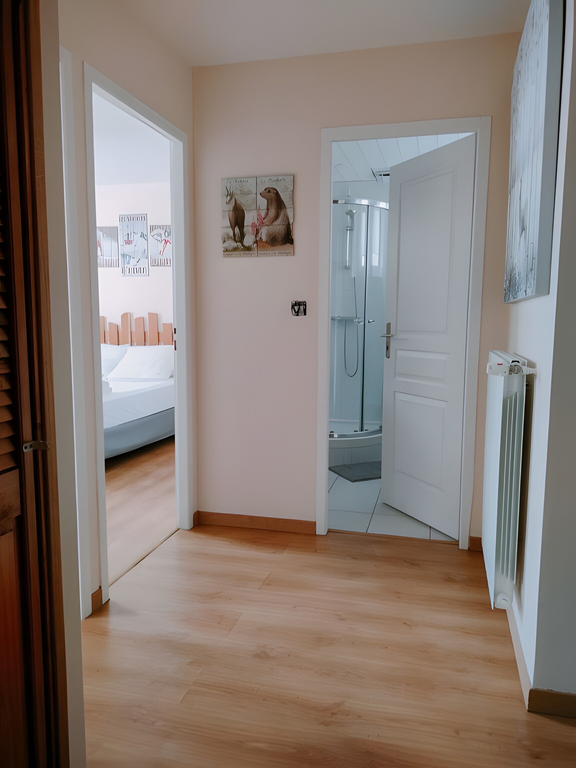 2 bedrooms, iron/ironing board, WiFi