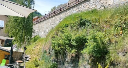 Gßte 'Notre Désir' avec vue sur la montagne, terrasse privée et Wi-Fi