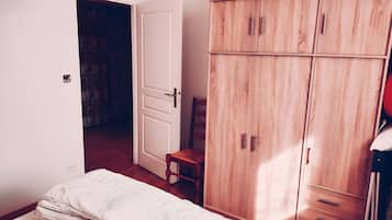 Iron/ironing board, WiFi