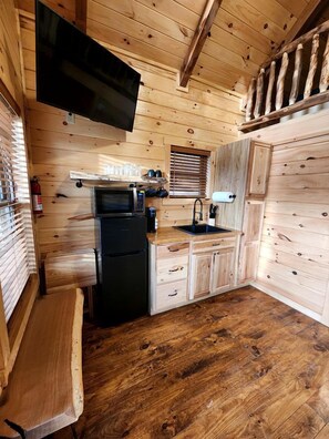 Coffee/tea maker, fridge, microwave, toaster