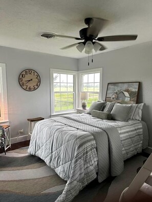 2 bedrooms, WiFi - Spectacular Secluded Cottage in Round Top, Texas (Round Top)