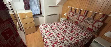1 chambre, fer et planche Ă repasser, Wi-Fi, literie fournie