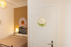 1 bedroom, WiFi, bed sheets - Room 'Piccolo Paradiso - Camera 2' with Shared Terrace, Shared Garden and Wi-Fi (Castellaccio)
