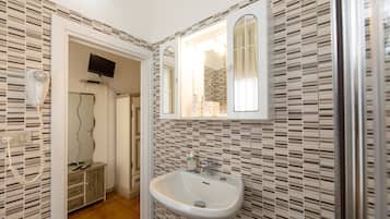 Doccia, asciugacapelli, asciugamani