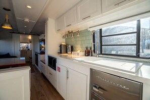 Private kitchen - Unique Airstream Stay in Downtown Prescott AZ Near Whiskey Row (Prescott)