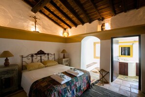 3 عدّة غرف نوم وواي فاي مجانًا وملاءات أسرّة