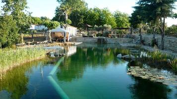 حمّام سباحة خارجي