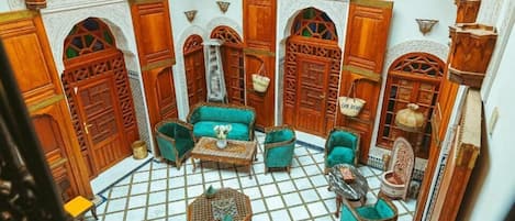 Deluxe House | Individually decorated, individually furnished, desk, free WiFi