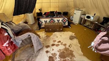 1 quarto, roupa de cama, acesso para cadeiras de rodas