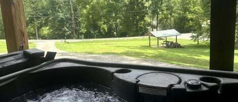 Outdoor spa tub