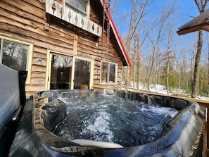 Bañera de hidromasaje al aire libre