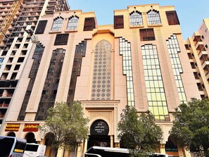 واجهة المنشأة