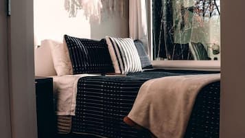 1 slaapkamer, een strijkplank/strijkijzer, wifi, beddengoed