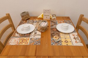 Dining - Room 'Piccolo Paradiso - Camera 5' with Shared Terrace, Shared Garden and Wi-Fi (Castellaccio)