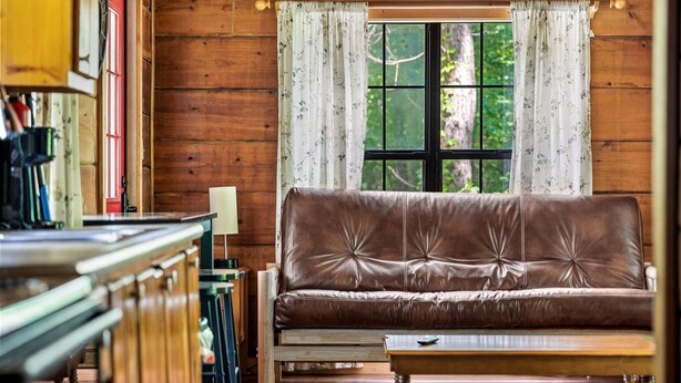 Unclassified image, 1 of 35, button - Beautiful Rustic Cabin with Jacuzzi, Covered Porch and Mountain Views in Sevierville, Tennessee (Sevierville)