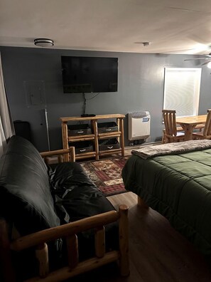 1 bedroom, WiFi, bed sheets - Ocqueoc Delux Double Cabin Pet-Friendly in Ocqueoc, MI (Ocqueoc)