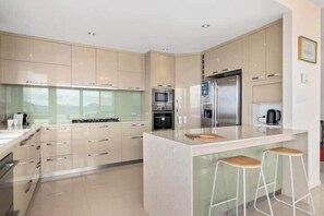 Fridge, microwave, oven, stovetop - The View – 6BR, 4BA Luxury Home + Separate Studio (Sandy Bay)