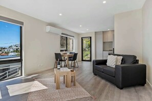 Unclassified image, 4 of 44, button - The View – 6BR, 4BA Luxury Home + Separate Studio. (Sandy Bay)