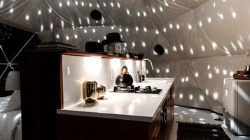 1 habitación, wifi y ropa de cama