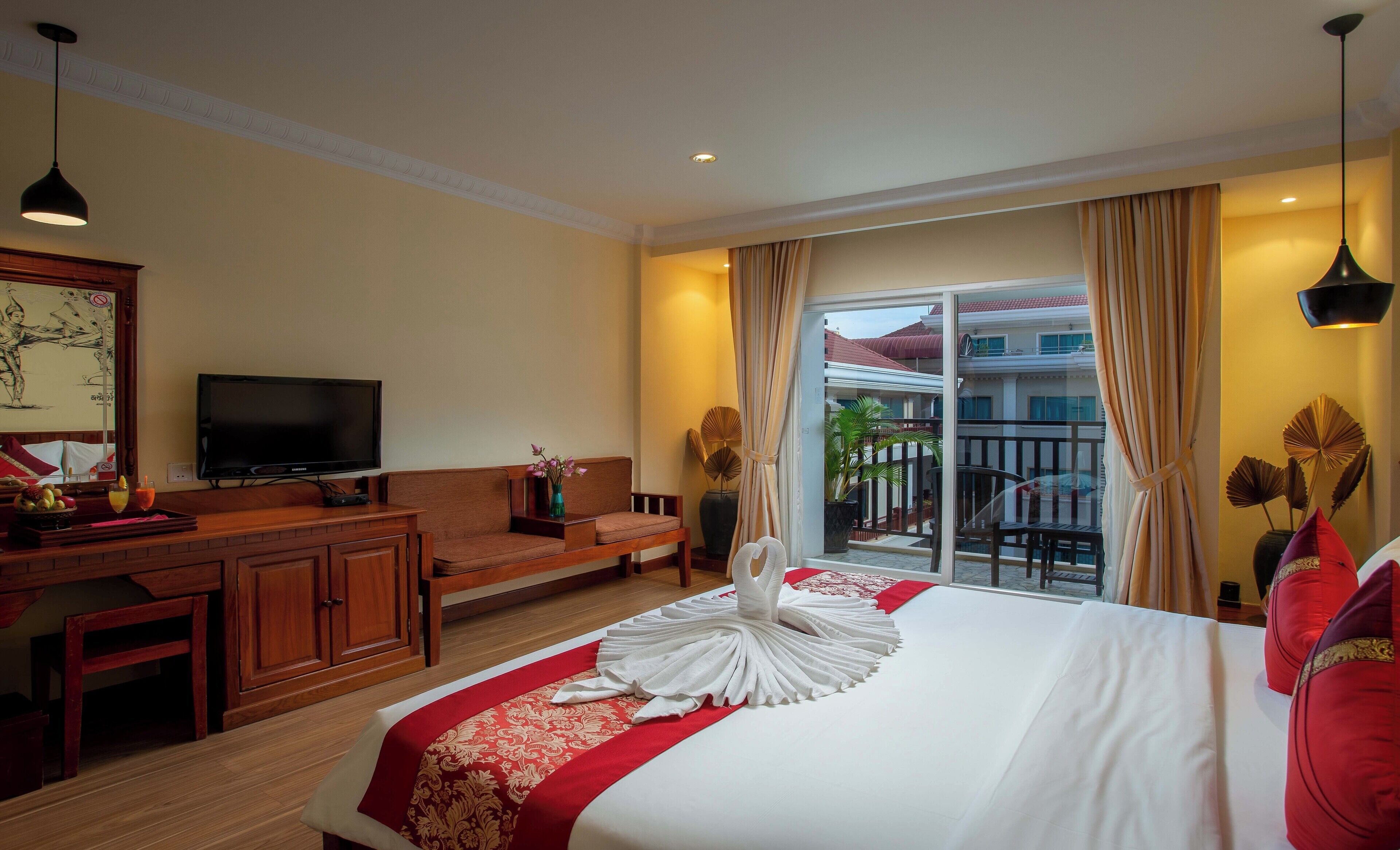 Deluxe Double Room, Balcony, City View | In-room safe, desk, laptop workspace, soundproofing