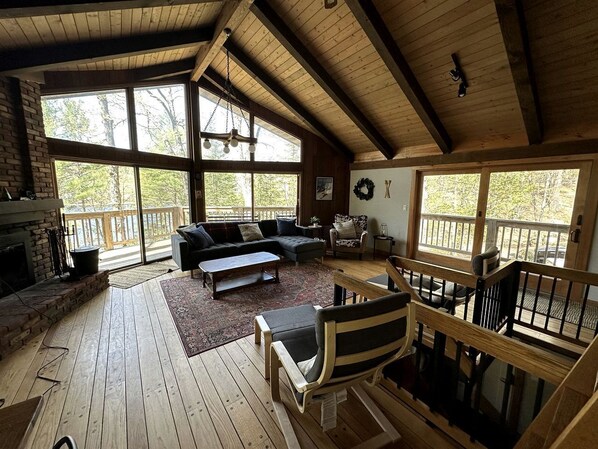 TV, fireplace, stereo