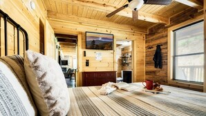 4 habitaciones, escritorio, tabla de planchar con plancha y wifi 