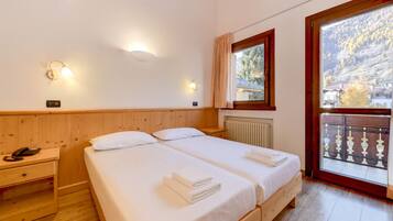 ํจ๋ฐ๋ฆฌ๋ฃธ | ๊ณ ๊ธ ์นจ๊ตฌ, ์ค๋ฆฌ/๊ฑฐ์ํธ ์ด๋ถ, ๊ฐ์ค ๋ด ๊ธ๊ณ , ์ฑ
์