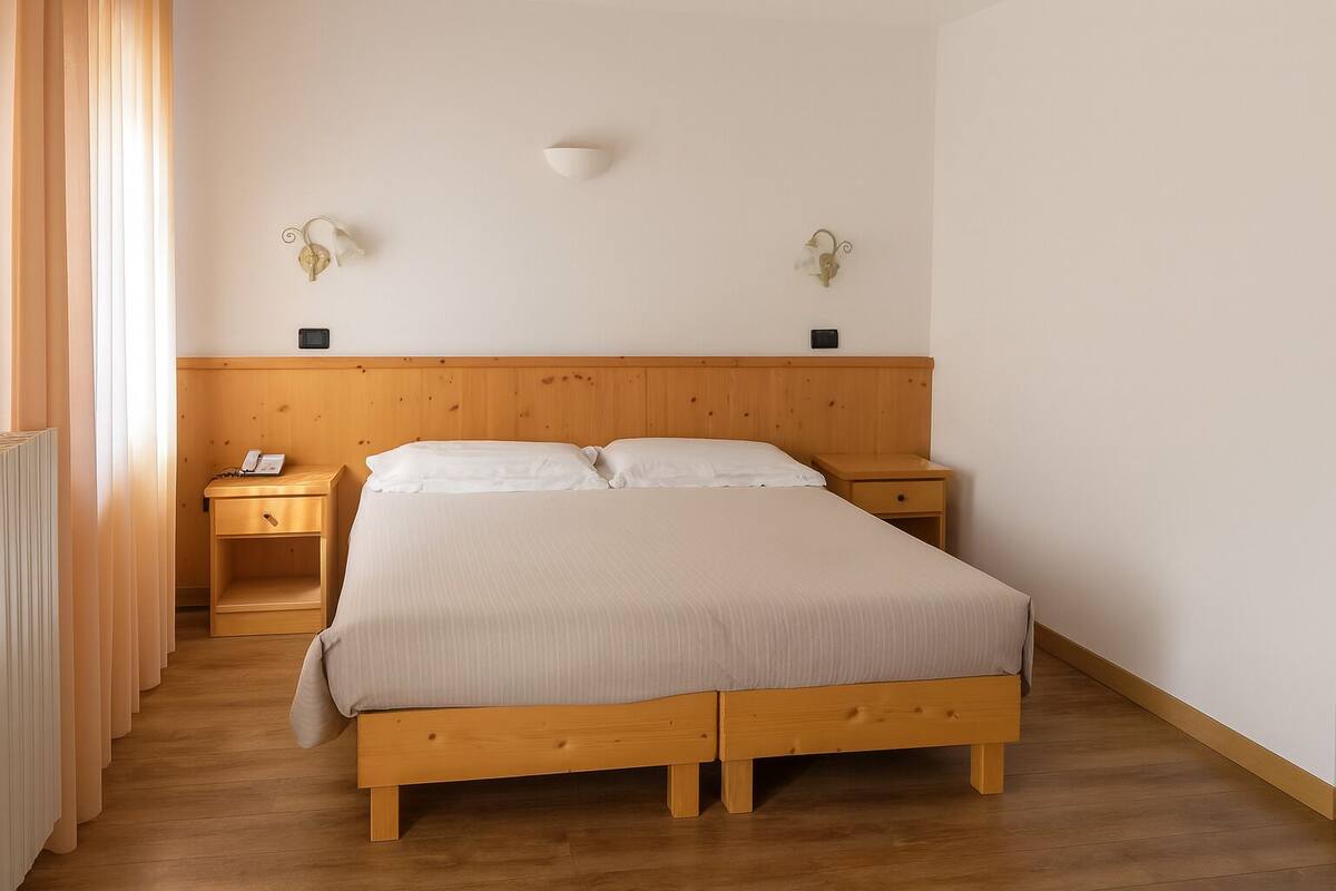 In-room safe, desk, iron/ironing board, free WiFi