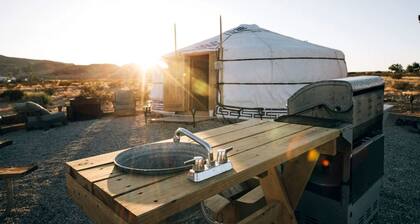Relaxing Yurt Wonderful for Stargazing near Joshua Tree National Park, California