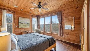 5 Schlafzimmer, Schreibtisch, Bügeleisen/Bügelbrett, Reisekinderbett