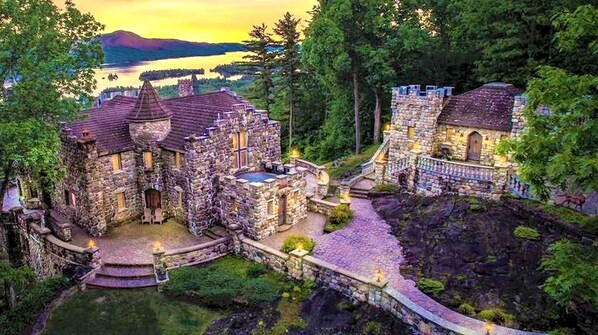 المنشأة من الخارج