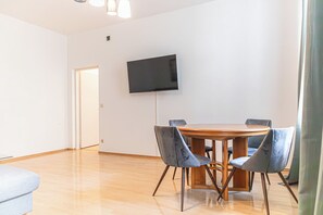 Basic Apartment | Living room - Basic 2BR Apt Near Westbahnhof (Vienna)