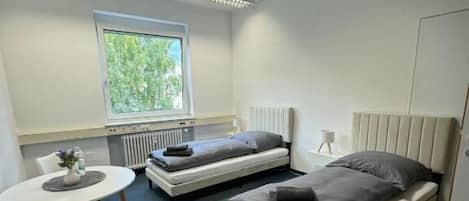 标准双人房或双床房 | 免费 WiFi、床单