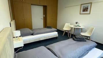 Standard-Doppel- oder -Zweibettzimmer | Kostenloses WLAN, Bettwäsche