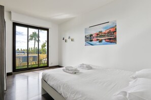 1 slaapkamer, een strijkplank/strijkijzer, gratis wifi, beddengoed