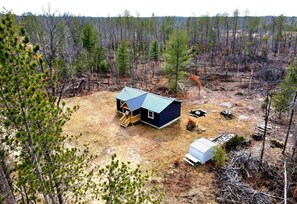 Exterior - Secluded Rustic Cabin with Hot Tub Near Pere Marquette River in Big Rapids, Michigan (Big Rapids)