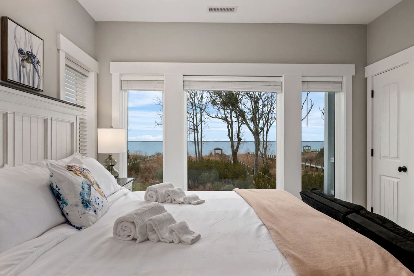7 bedrooms, desk, iron/ironing board, WiFi