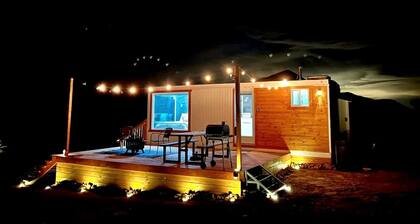Stunning Tiny House with Picnic Space, Barbecue and Fire Pit in Meadview, Arizona