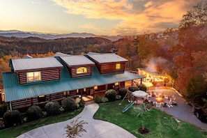 Exterior - Spectacular Cabin with Incredible Indoor and Outdoor Spaces in Tennessee (Sevierville)