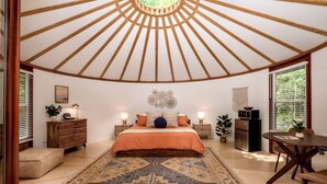 1 bedroom, WiFi, bed sheets - Enchanting Yurt Haven near Pisgah National Forest in North Carolina (Balsam Grove)