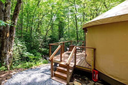 Enchanting Yurt Haven near Pisgah National Forest in North Carolina