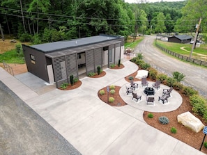 Outdoor dining - Enchanting Yurt Haven near Pisgah National Forest in North Carolina (Balsam Grove)