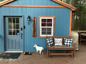 Exterior detail - Cozy Cabin near Kentucky Lake - Amazing Glamping Rental in Big Sandy, Tennessee (Big Sandy)