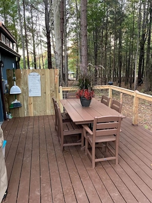 Outdoor dining