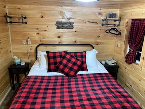 1 bedroom, desk, WiFi, bed sheets