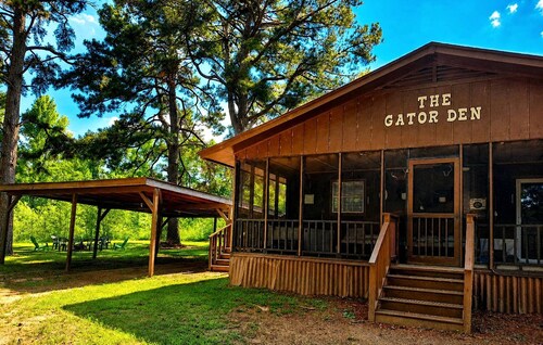 The Gator Den at Caddo Lake: Spacious Vacation Rental in Karnack, Texas